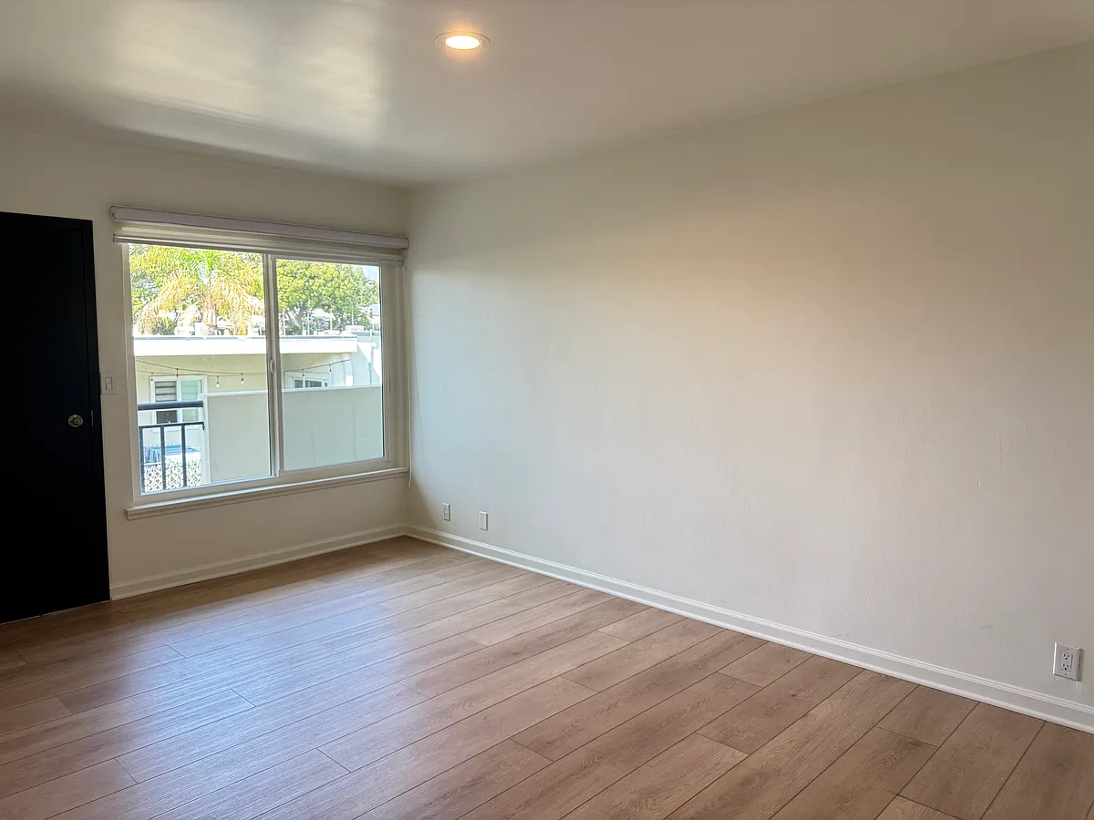 Building Photo - 251 N Oakland Ave #12