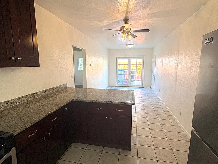 231 S 22nd St #2 — Photo 5