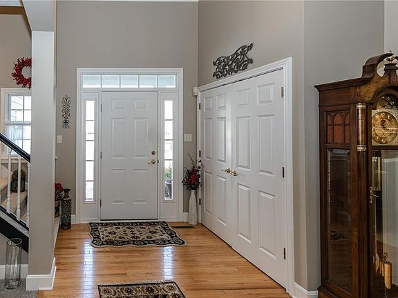 4th image of 773 Hanover Close