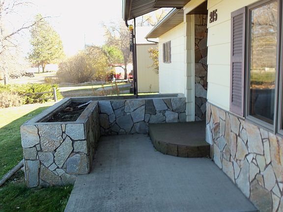 2nd image of 215 7th Ave W