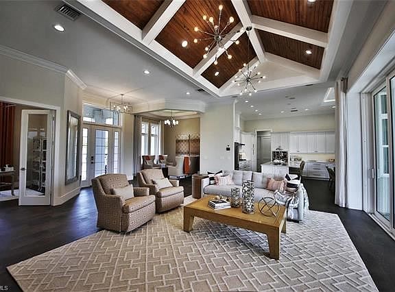 3rd image of 359 Barfield Dr