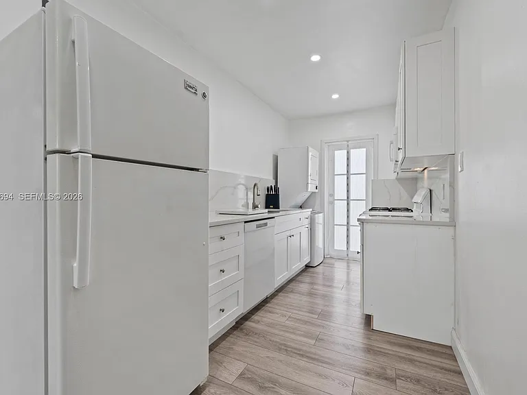 8550 Byron Ave #2G — Photo 14