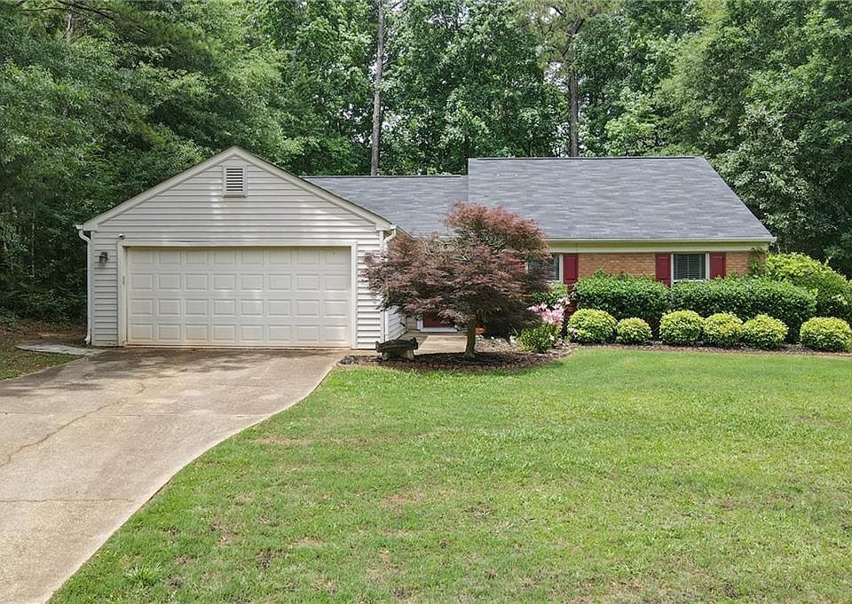 1st image of 1066 Plantation Blvd SE