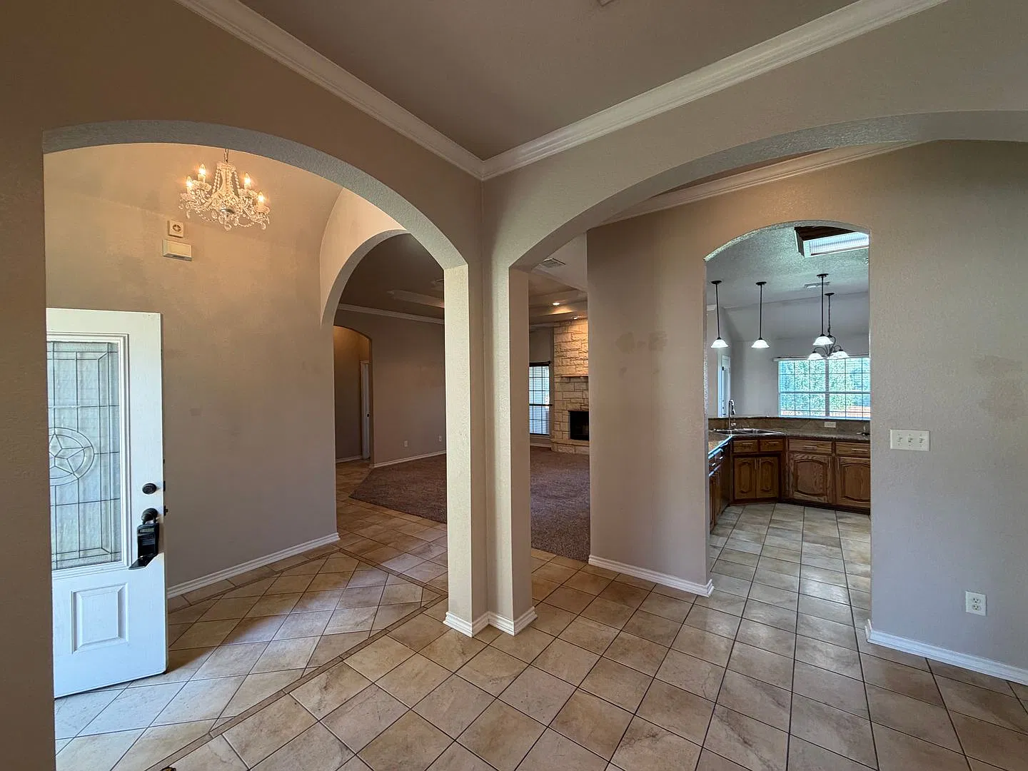 Stunning 4-Bedroom Home — Photo 4
