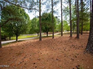 Shagbark Ct, West End, NC 27376
