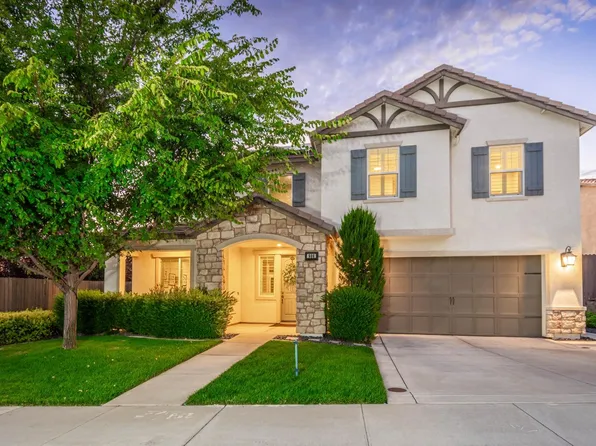808 Dandelion Ln, Rocklin, CA 95765