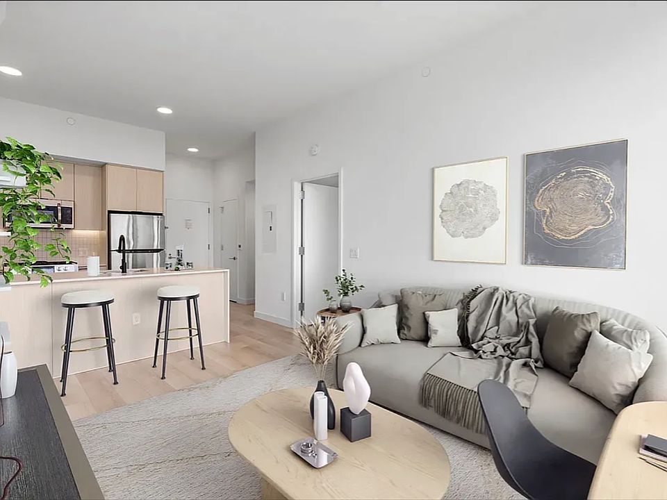 1st image of 15310 88th Ave #907