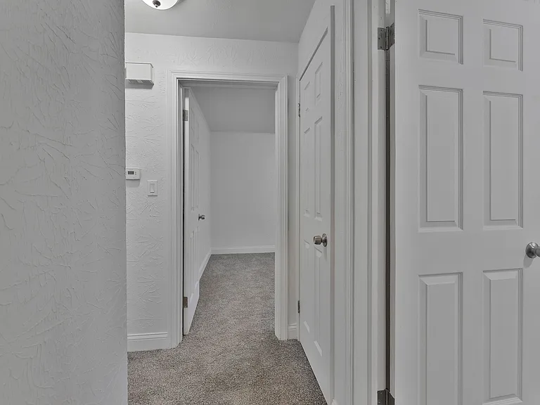 1539 Weston Ave — Photo 13