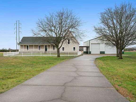 2nd image of 7289 Woodfin Rd