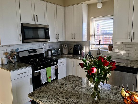 3rd image of 1214 N Damen Ave APT 3