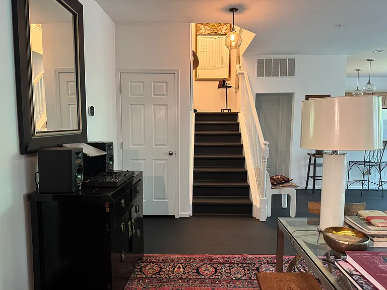 Asher Rd — Photo 8