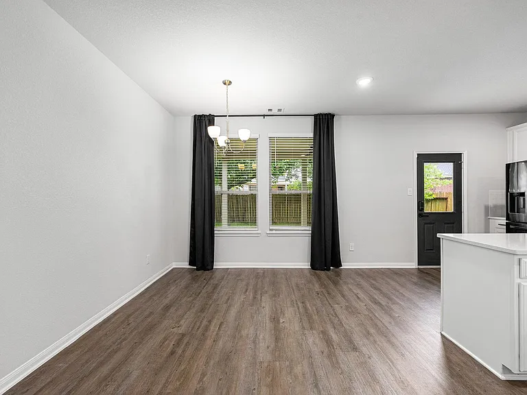 11323 Cora Ln — Photo 17