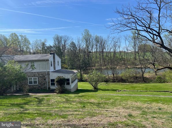 98 Fox Rd, Fleetwood, PA 19522