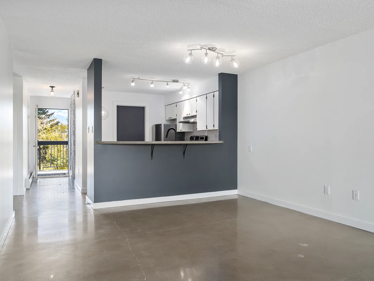 Bankview Terrace — Photo 2
