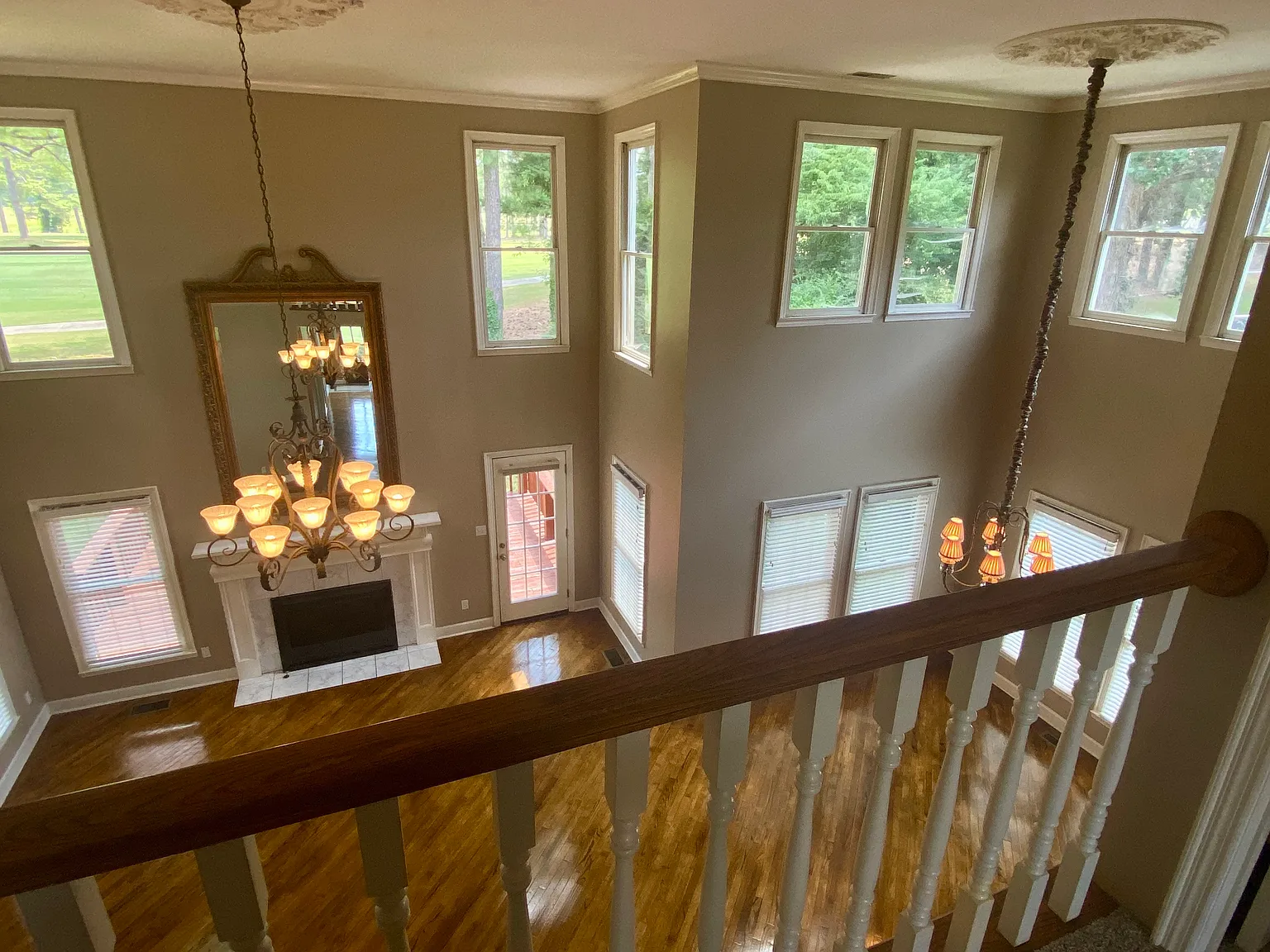 1659 Country Club Dr — Photo 3