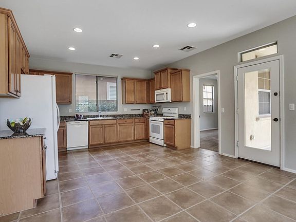 5th image of 21116 W Sycamore Dr