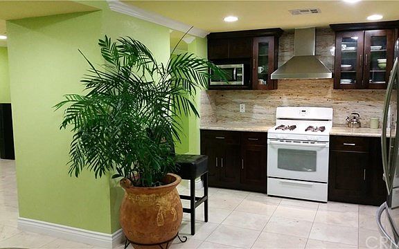 5th image of 563 Peckam Dr
