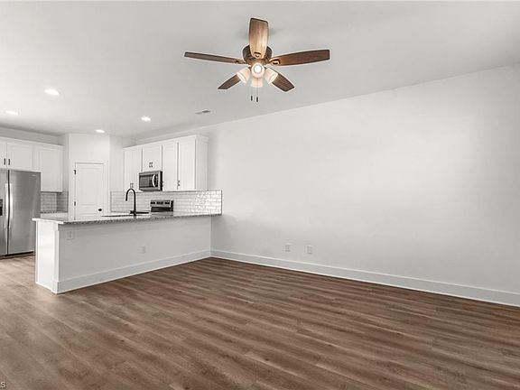 4th image of 109 Indian Wells Ct