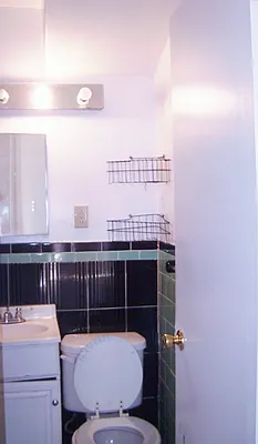 Rented by Perry Associates NYC Inc | media 39