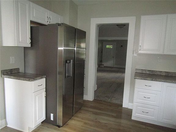 4th image of 111 S Vine St
