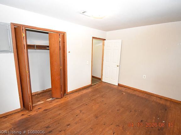 5th image of 401 S Main St