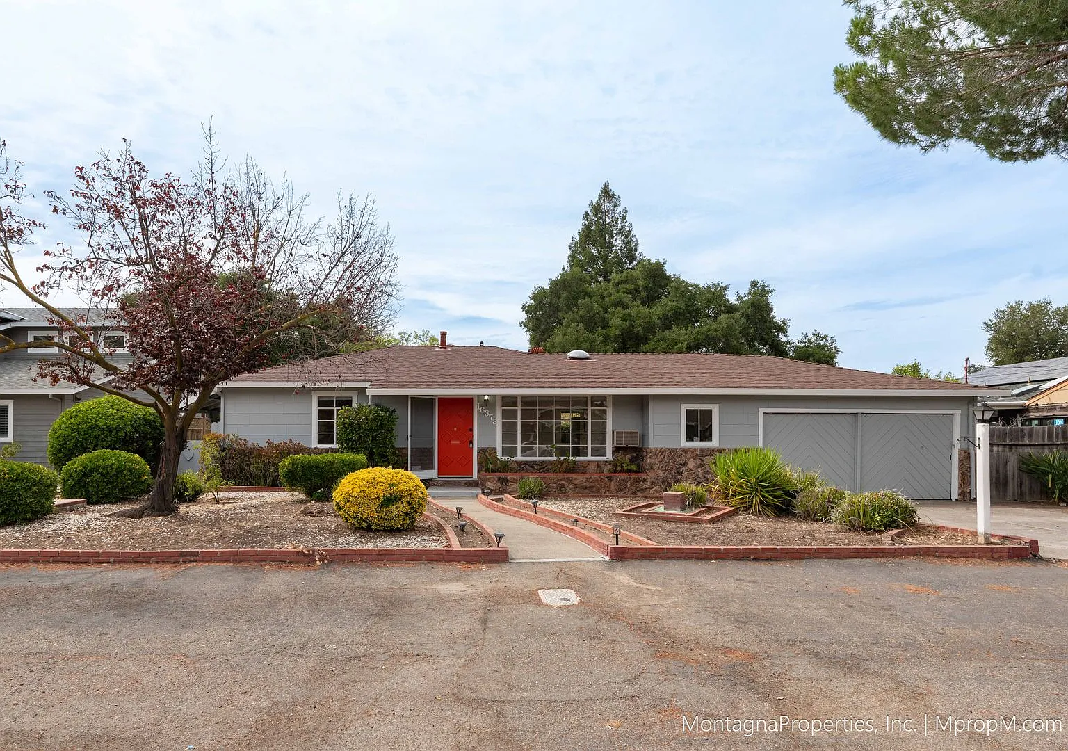 Single story house on large lot in epic Los Gatos Location with LG Schools! — Photo 1