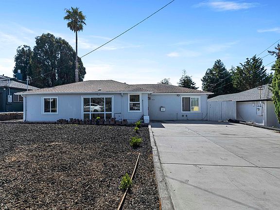 2nd image of 923 Kelvin Rd