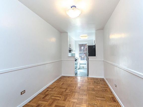 3rd image of 3520 Tryon Ave APT 203