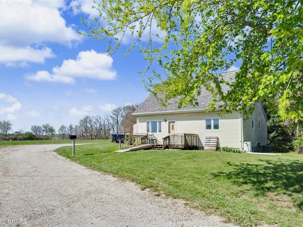 5668 180th Ave, Carlisle, IA 50047
