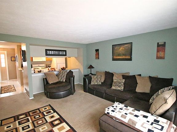 4th image of 3903 Lake Run Blvd