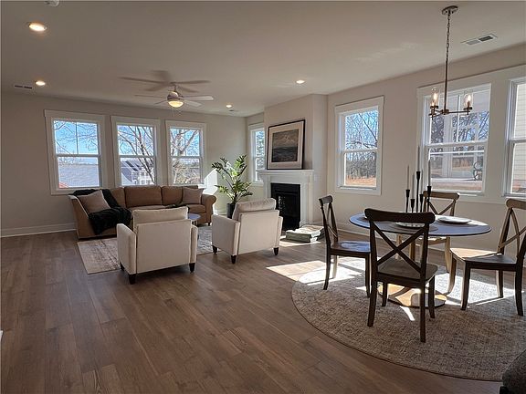 7th image of this home