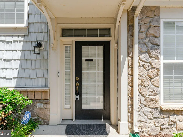 13960 Greendale Dr — Photo 4