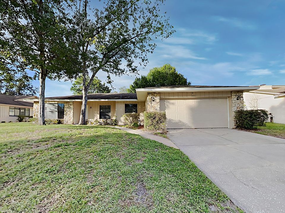 1st image of 225 W Cottesmore Cir