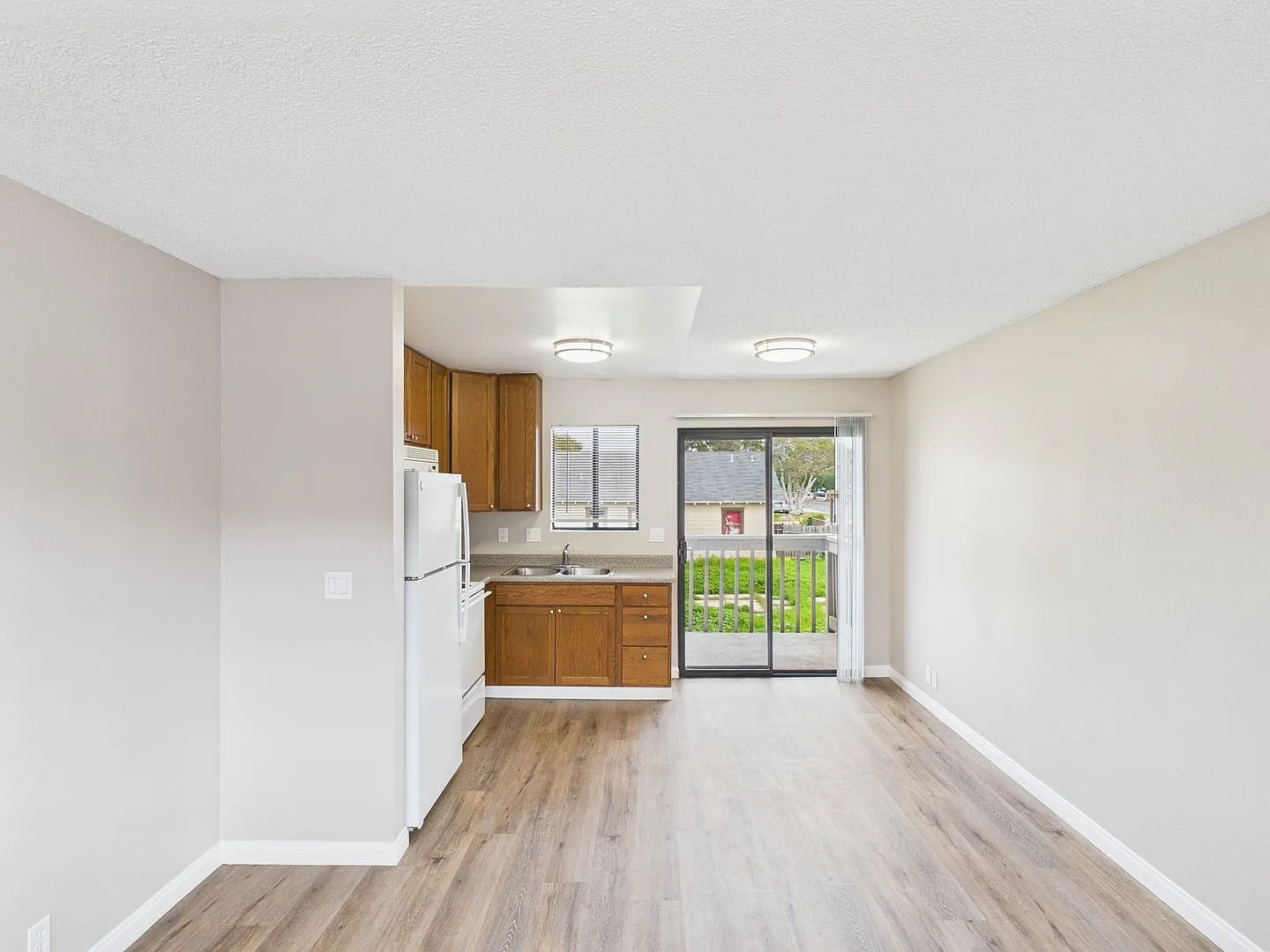 411 Park Way — Photo 3