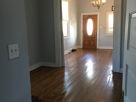 4th image of 4026 Baudin St