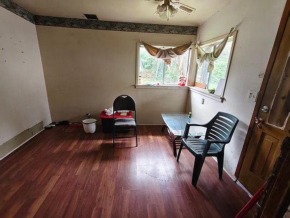 3rd image of 473 McEwan Ave