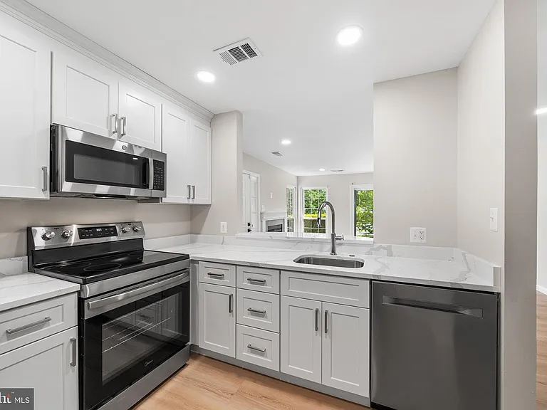6607 Jupiter Hills Cir #E — Photo 7