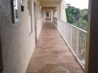 1030 Country Club Dr APT 401, Margate, FL 33063