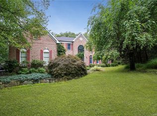 24 Split Rock Rd, Pound Ridge, NY 10576