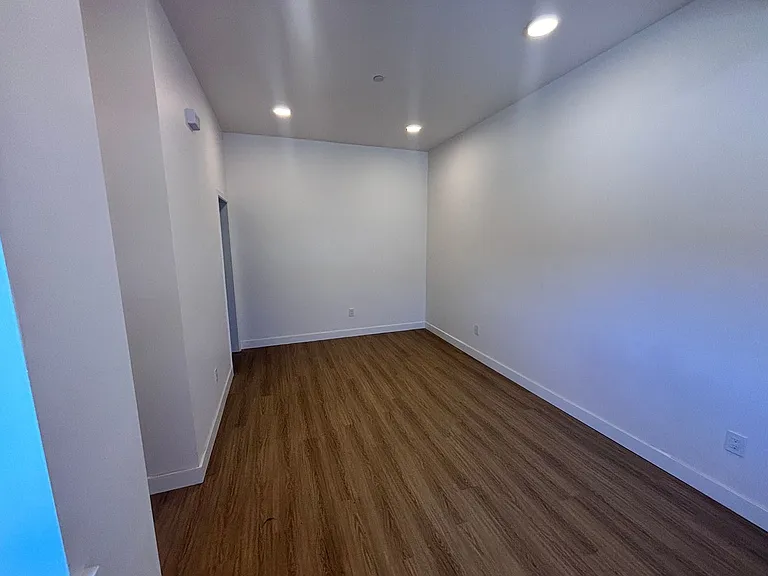 630 Harbour Way — Photo 17