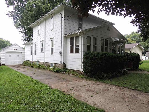 2nd image of 405 1st St SE