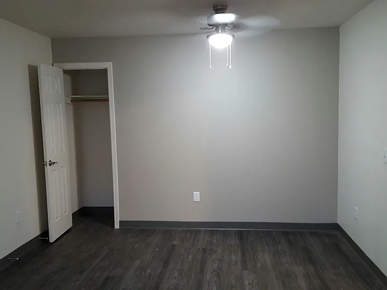 Cloverdale Apartments — Photo 20