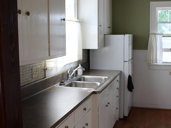 5th image of 1753 Saint Germain St W