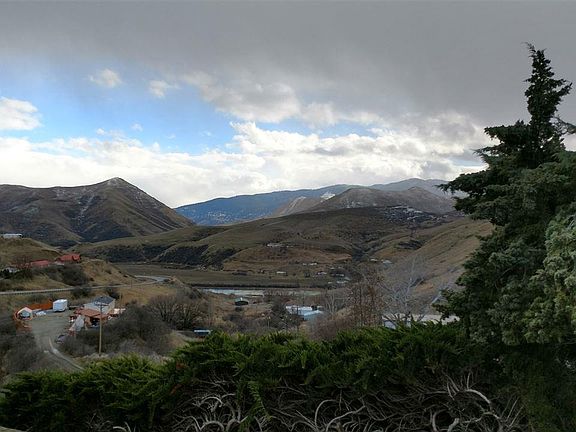 2nd image of 161 Cemetery Rd