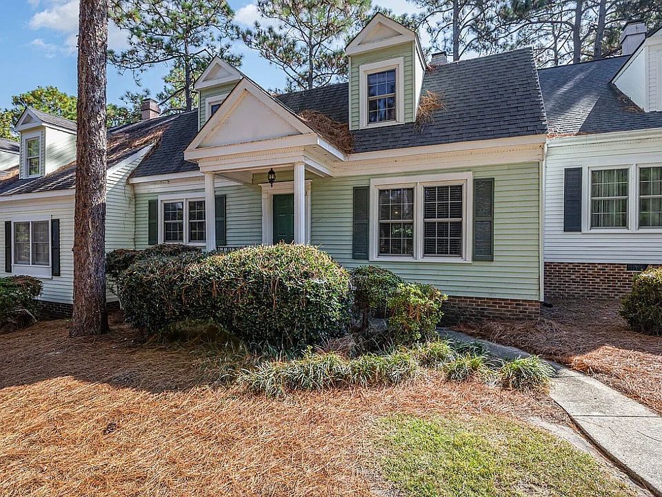 1st image of 3 Colonial Pines Cir