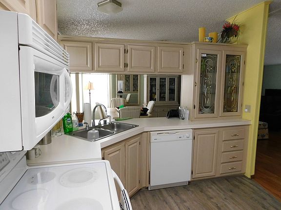3rd image of 9549 Cypress Lakes Dr #82