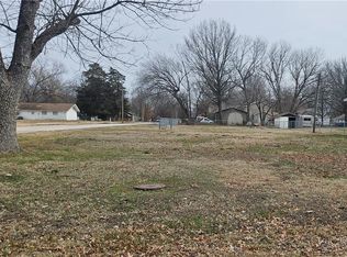 600 S Osage St, Girard, KS 66743