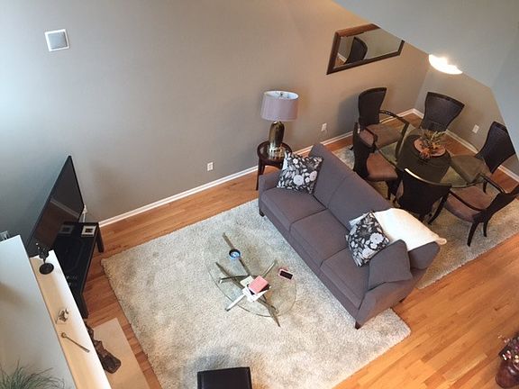 3rd image of 1313 White Oak Dr