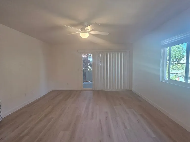 415 & 417 N Kentucky St — Photo 1