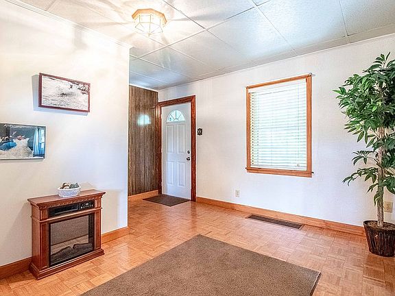 3rd image of 400 S Highland Ave
